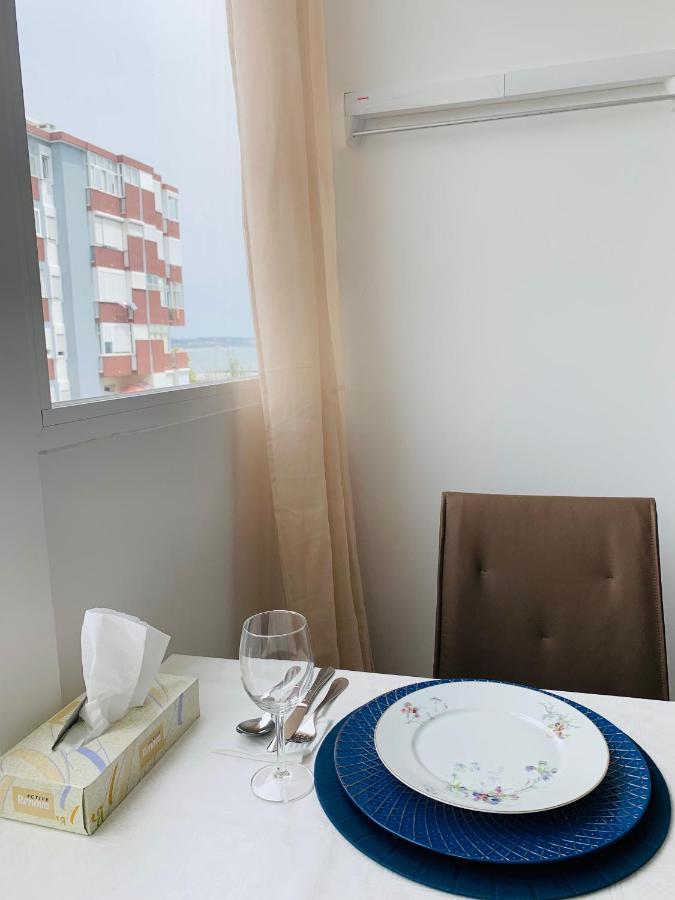 The Apartment Near The Beach In Oeiras Paço de Arcos Exterior foto